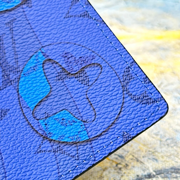 LVコピーウォレット着用イメージ